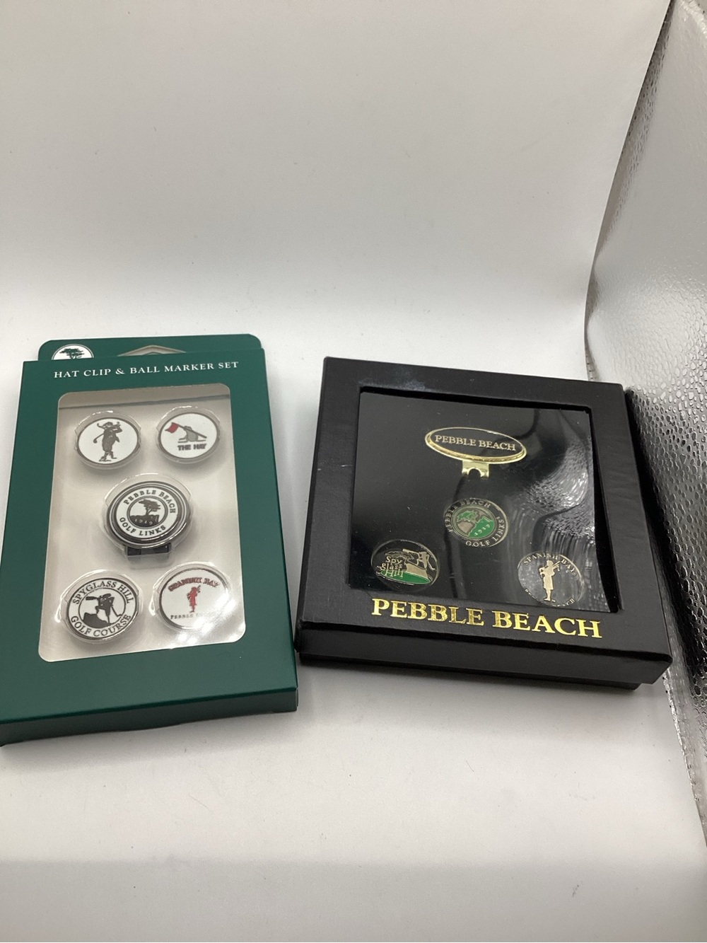 Pebble Beach Green and Gold Hat Clip & Ball Marker Set